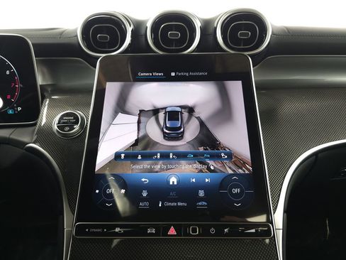 Used 2024 Mercedes-Benz GLC 300 4MATIC w/ Driver Assistance Package image 21