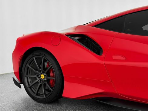 Used 2019 Ferrari 488 Pista Coupe RWD image 42