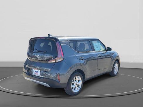 Used 2025 Kia Soul LX image 5