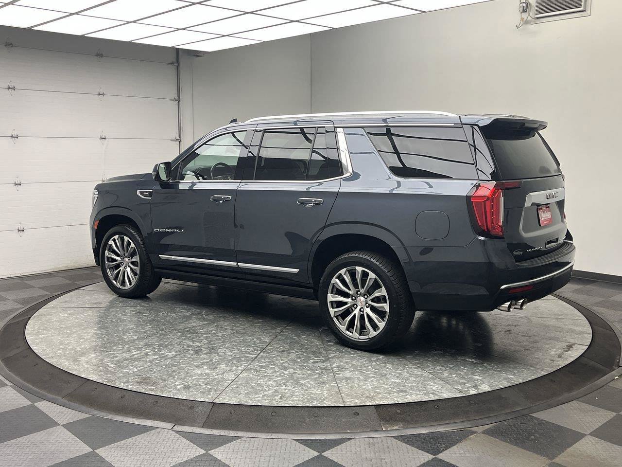 Certified 2021 GMC Yukon Denali w/ Denali Premium Package AWD/4WD image 2