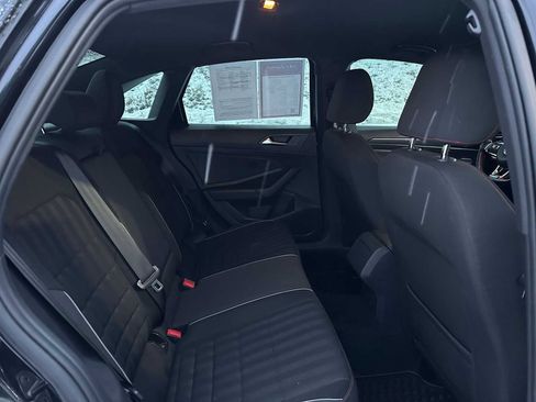 Used 2019 Volkswagen Jetta GLI image 12