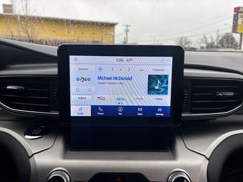 Used 2021 Ford Explorer XLT w/ Equipment Group 202A image 19