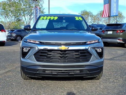 Used 2024 Chevrolet TrailBlazer LS w/ LS Convenience Package image 2