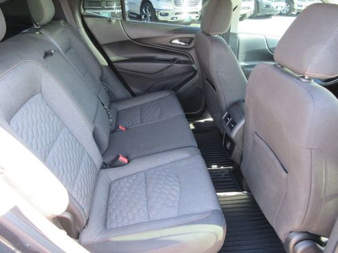 Certified 2020 Chevrolet Equinox LT w/ Driver Convenience Package image 18