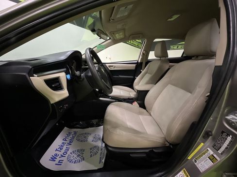 Used 2016 Toyota Corolla LE FWD image 17