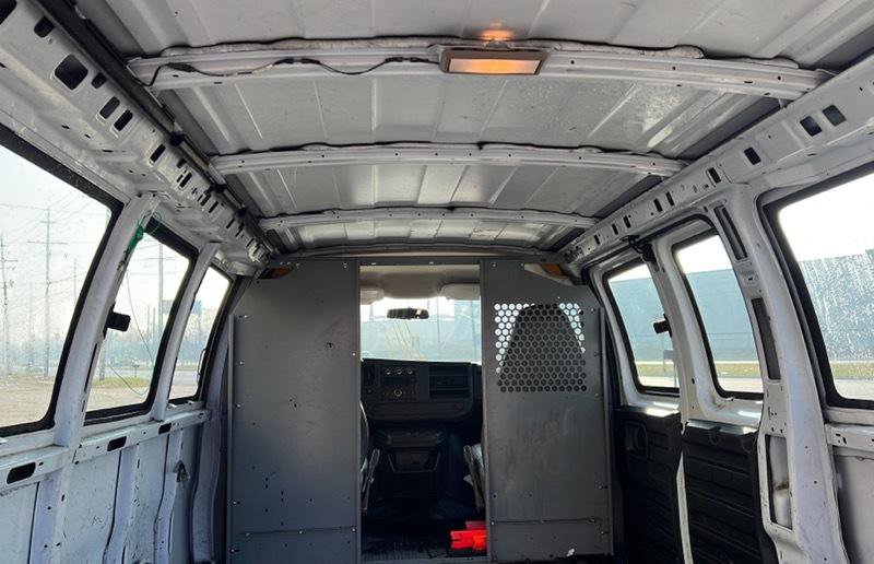 Used 2008 GMC Savana 2500 RWD image 15