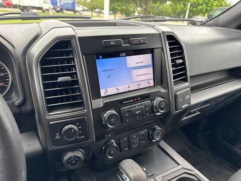 Used 2018 Ford F150 XLT w/ Equipment Group 302A Luxury AWD/4WD image 11