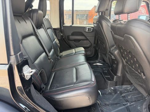Used 2018 Jeep Wrangler Unlimited Rubicon AWD/4WD image 25