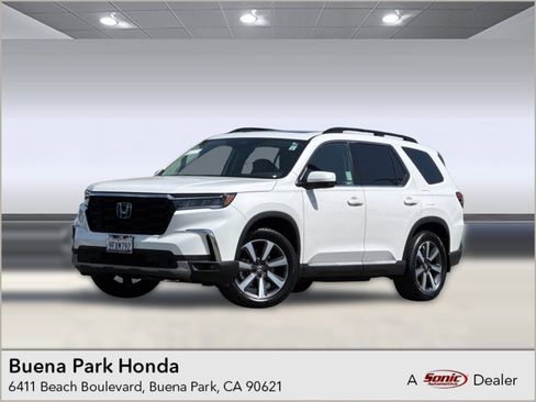 Certified 2023 Honda Pilot Touring image 1