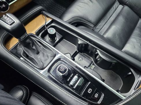 Used 2018 Volvo XC90 T6 Inscription w/ Convenience Package image 34