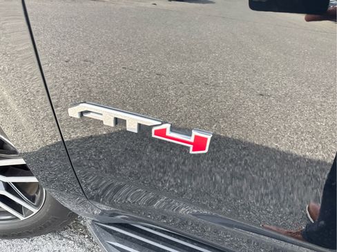 Used 2022 GMC Yukon AT4 image 6