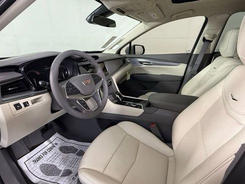 New 2025 Cadillac XT5 Premium Luxury image 13