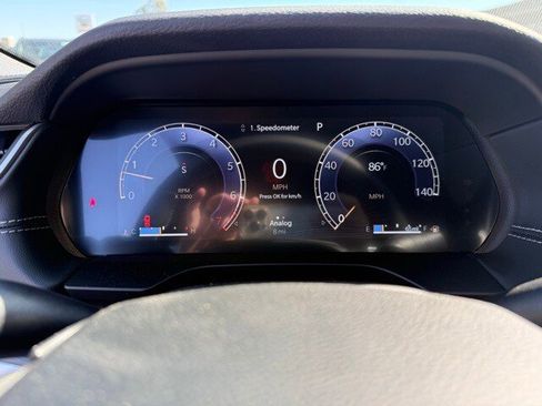 New 2025 Jeep Grand Cherokee Altitude image 15