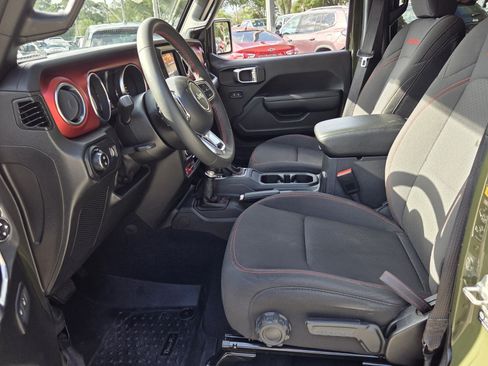 Used 2023 Jeep Gladiator Rubicon AWD/4WD image 13