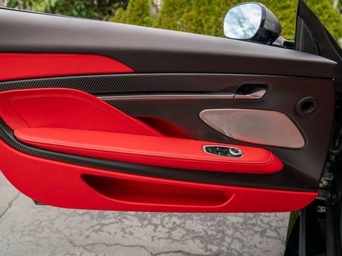 Used 2025 Aston Martin Vanquish image 14