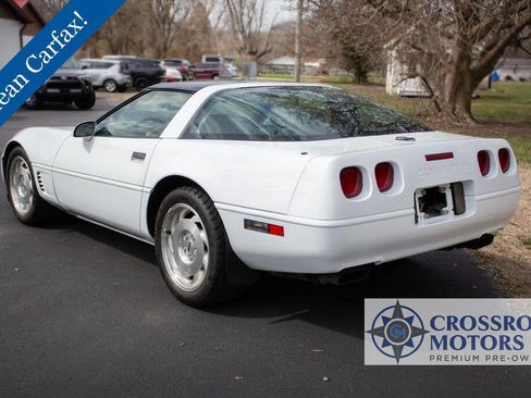 Used 1996 Chevrolet Corvette Coupe image 3