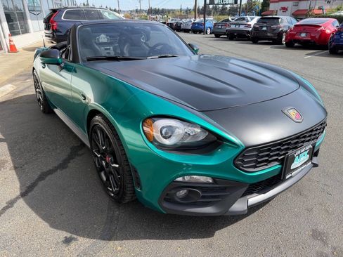 Used 2017 FIAT 124 Spider Abarth RWD image 10