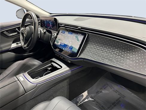 Used 2025 Mercedes-Benz E 350 4MATIC Sedan image 12