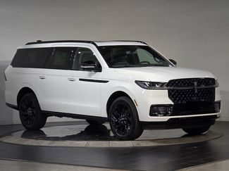 New 2025 Lincoln Navigator L Reserve w/ Jet Appearance Package video 2