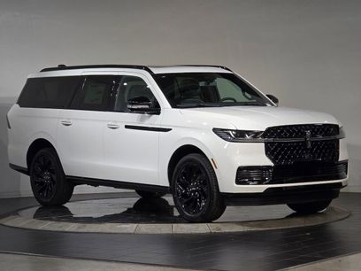 New 2025 Lincoln Navigator L Reserve w/ Jet Appearance Package