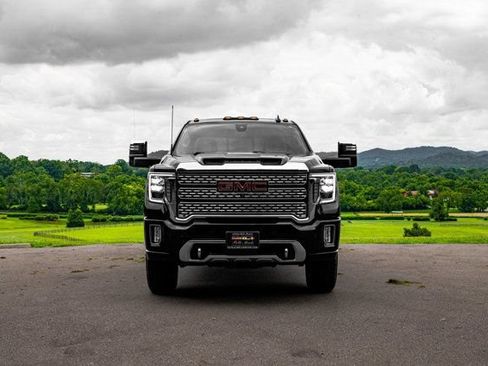 Used 2021 GMC Sierra 2500 Denali w/ Denali Black Diamond Edition AWD/4WD image 3