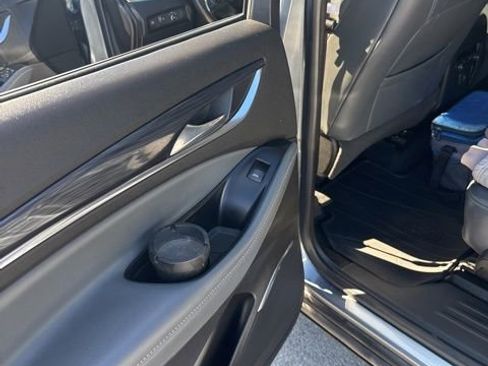 Used 2018 Buick Enclave Essence image 14