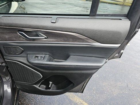 Used 2022 Jeep Grand Cherokee Limited 4xe w/ Luxury Tech Group II image 16