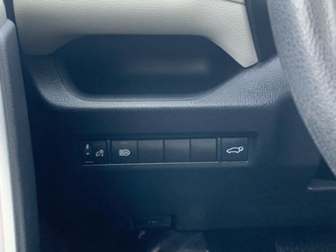 Used 2019 Toyota RAV4 XLE image 22