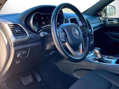 Certified 2021 Jeep Grand Cherokee Laredo image 18