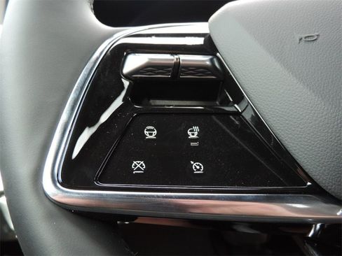 New 2026 Cadillac Optiq Luxury 2 image 22