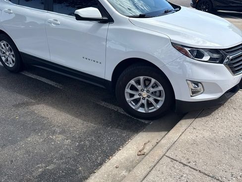 Used 2021 Chevrolet Equinox LT FWD image 2