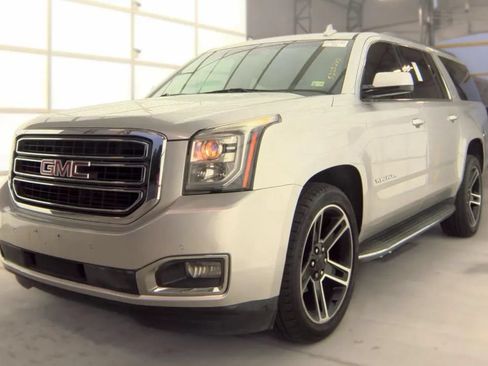 Used 2017 GMC Yukon XL SLE w/ Convenience Package RWD image 1