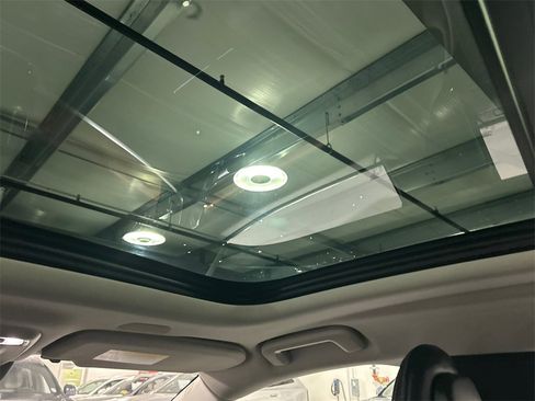 Used 2018 Volvo S90 T8 Inscription w/ Convenience Package image 26