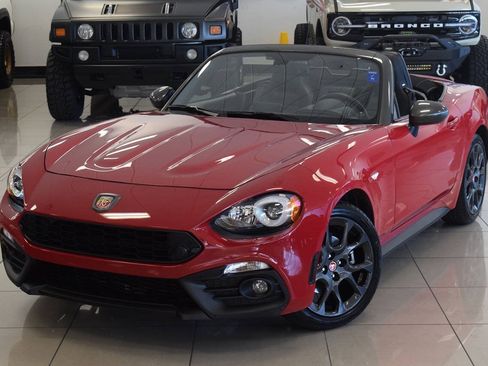 Used 2020 FIAT 124 Spider Abarth w/ Convenience Group RWD image 17