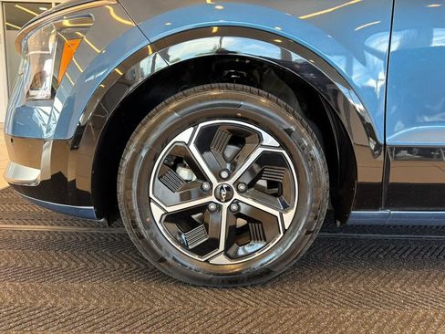 Used 2023 Kia Niro FWD image 12