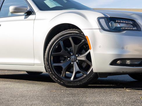 Used 2021 Chrysler 300 S image 10