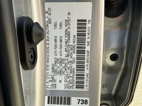 Certified 2023 Toyota Tacoma Limited AWD/4WD image 10