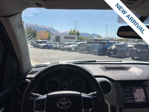 Used 2017 Toyota Tundra SR5 w/ SR5 Upgrade Package AWD/4WD image 20