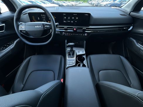 New 2026 Kia Sportage EX FWD image 32