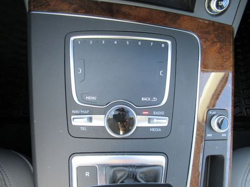 Used 2018 Audi Q5 2.0T Premium Plus w/ Premium Plus Package image 29