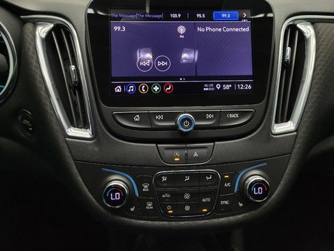 Used 2021 Chevrolet Malibu LT FWD image 25