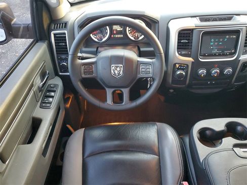 Used 2014 RAM 1500 Classic SLT image 11