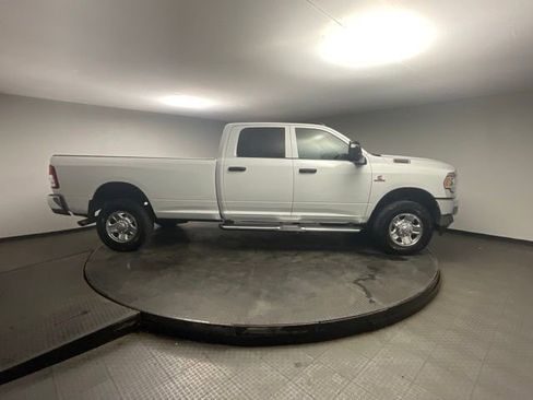 Used 2024 RAM 2500 Tradesman w/ Chrome Appearance Group AWD/4WD image 9