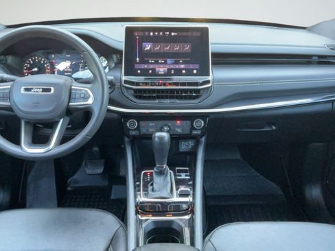 Used 2024 Jeep Compass Latitude w/ Altitude Special Edition AWD/4WD image 9
