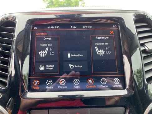 Used 2019 Jeep Cherokee Limited AWD/4WD image 25