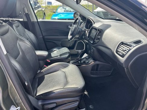 Used 2018 Jeep Compass Limited w/ Navigation Group AWD/4WD image 16