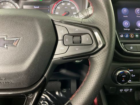 Used 2021 Chevrolet TrailBlazer RS w/ Sun and Liftgate Package FWD image 25