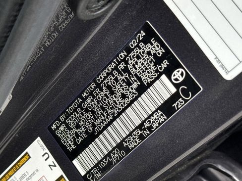 Used 2024 Toyota Crown Limited image 27