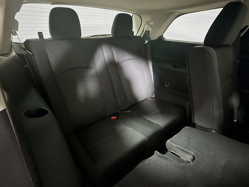 Used 2018 Dodge Journey SE image 23