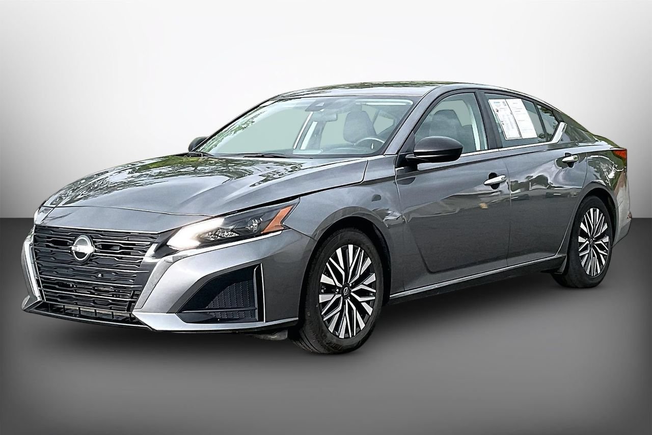 Used 2024 Nissan Altima 2.5 SV FWD image 4